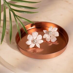 NWT KELE SADOUGHI Wallflower Button Post Earrings